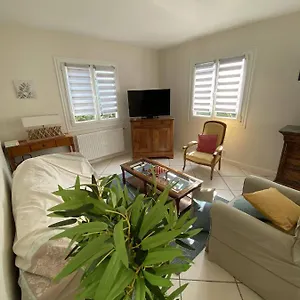 Aux Portes Des Alignements De Hébergement de vacances