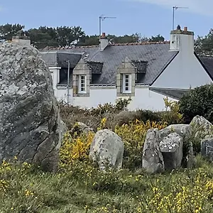 Maison Vue Sur Les Alignements De - Les Glycines Hébergement de vacances